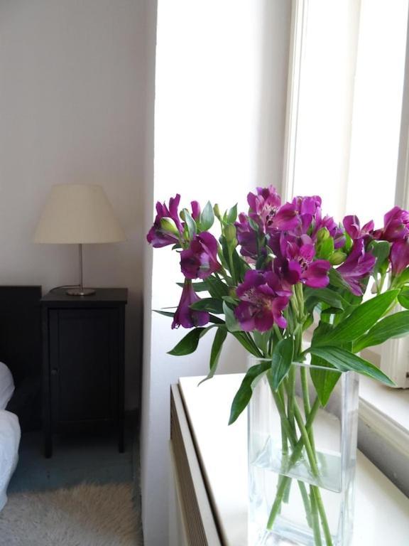 Garden Apartment On Art Nouveau Street In Central Praha Bagian luar foto