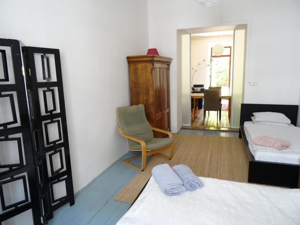 Garden Apartment On Art Nouveau Street In Central Praha Bagian luar foto